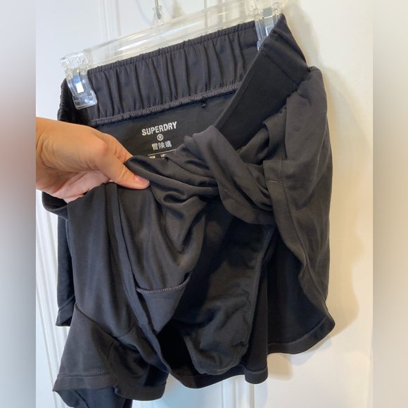 Flex Relaxed Shorts  Size 10 - Picture 4 of 4
